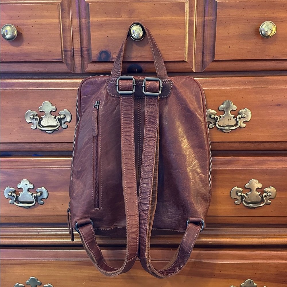 Wild West Leather Backpack Metal Zippers & Hardware Green Plaid Lining 2 Pockets